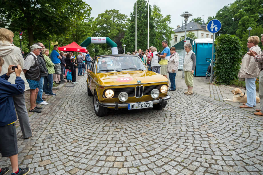 Friedbert und Thomas Kirstan im BMW 2002 Baur Targa aus dem Jahr 1971 Friedbert und Thomas Kirstan im BMW 2002 Baur Targa aus dem Jahr 1971
